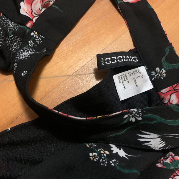 Long-Sleeved Floral Dress in Black Multi - Picture 3 of 3